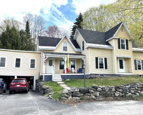Main Street Retreat 4-bedroom w Hot Tub, Walk to Beach, Harbor & Restaurants Hotels in Sunapee
