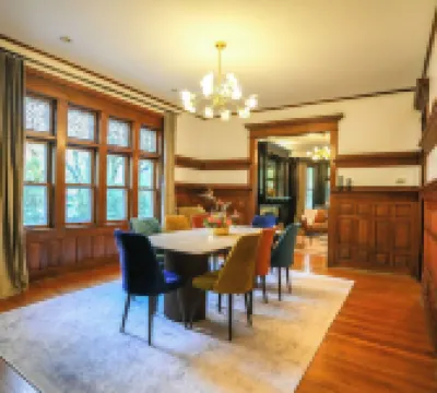 Spacious 5-bedroom Historic House in Saint Paul
