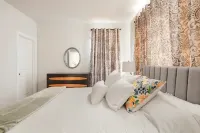 Newly and lavishly furnished 3-bedroom townhome in Bowie to enjoy your stay Hotels in Bowie