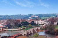 Lovely apartment 10 minutes from the sea, near the historic town center, very quiet garage.