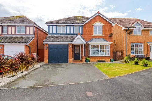 Delightful Family Home with Hot Tub 5 minute walk from stunning beach Hotels in Prestatyn