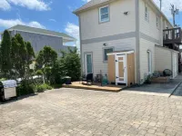 Cozy ocean block condo