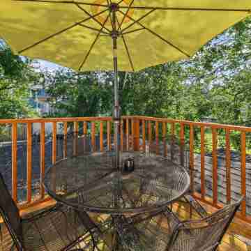 5 Min Drive to Downtown! Modern 2BR in Savannah! Others