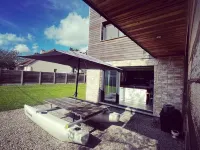 La Villa Case-bi, Profitez en Famille de ce Magnifique Logement Hotels in Saint-Germain-sur-Ay