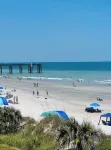 The BEACH HOUSE at the Pier