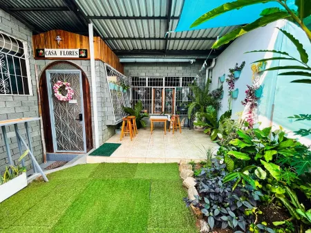 Casa Flores is a spacious 3 bd, 3 bath house in Heredia "The City of Flowers