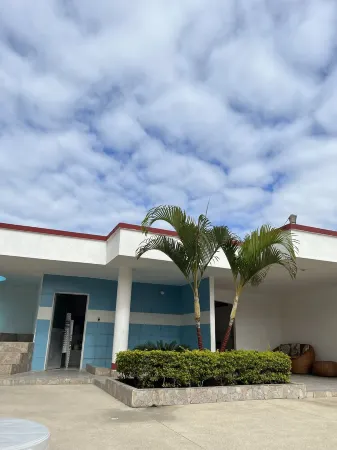 Pretty & Cozy One Bedroom Apartment! 2 Pools & 5 minute walk to Tonsupa Beach!