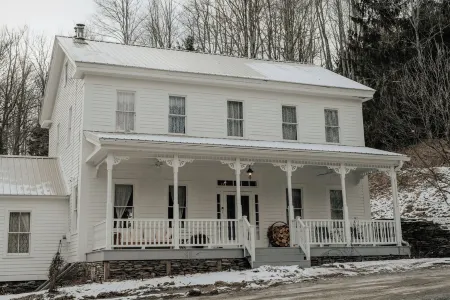 The Henderson: Victorian Luxury in the Catskills.