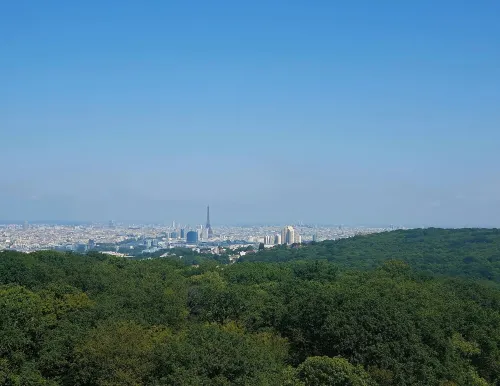 Charmant Appartement. Chambre vue sur la Tour Eiffel, Paris Hotels in Meudon