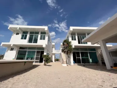 Villas 50m (2min) from the Beach in San Benito, YUC-MX  호텔