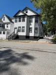 Charming 3-bedroom apartment in superb Schenectady with AC