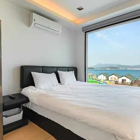 Goseong Bluebeach Pension&Glamping