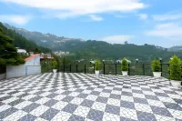Hotel shiva Lake