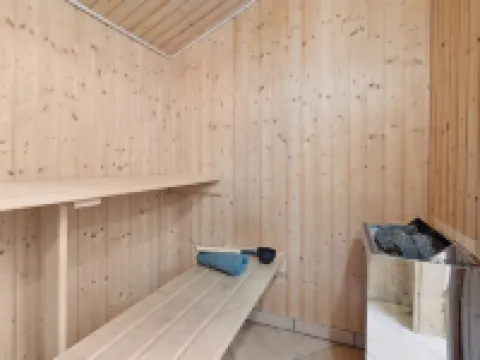 "Amanda" - 30km from the Sea