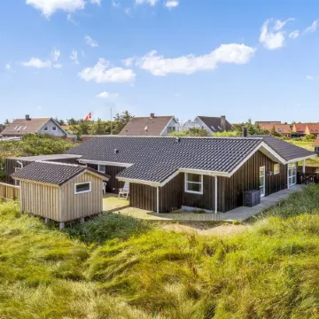 "Mauri" - 350m from the Sea