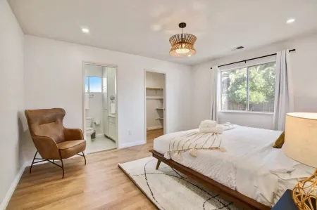 @ Marbella Lane - Stylish Cozy4br in Siliconvalley Отели рядом с достопримечательностью «Калифорниас Грэйт Америка»