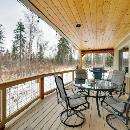 Denali Basecamp: Cozy Talkeetna Chalet w/ Fire Pit