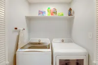 Patio & Spacious Yard: Home in Athens - 3-Star