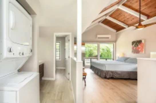 PRIVATE Ocean Front Cottage Over Looking  Beautiful Kalapaki Bay