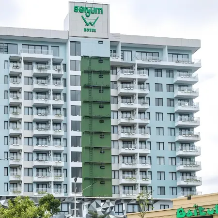 Senyum World Hotel