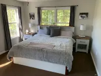 Stanley Hollow - 60 Acres, Starlink Satellite WiFi, 2 miles of private hiking