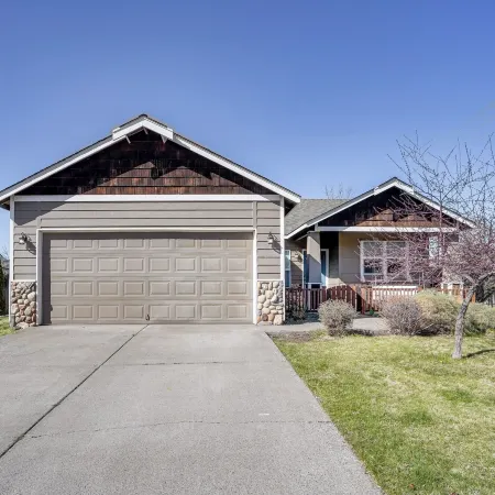 Charming Bend Home w/ Porch & Yard: Great Location