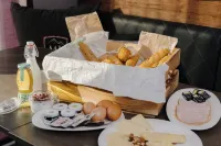 Avenida Mountain Lodges Kaprun - breakfast