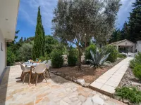 Villa in Pouzols with Private Pool & Vineyards - 빌라