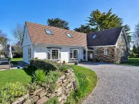 Cottage in Cornwall near Sandy Beach - 4-Star