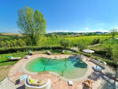 Villa w/ Wine Tours Near Beach Hotel di 