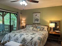 Popular Golf Resort w/Pickleball, Tennis, Pools, Lake, Trails & Tavern.