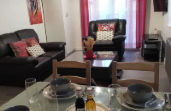 Apartment - Sleeps 4 - Parking - Station Close