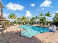 Days Inn & Suites by Wyndham Fort Myers Near JetBlue Park Hotels in Lee County