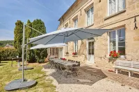 Ichibam 15 pers, swimming pool, jacuzzi (optional) Hotels in Aisne