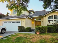 Impressive Exec. Luxury Home. Pool & SPA. Beautiful, Clean, Spacious, Convenient Hotels in Union City