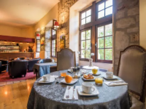 Demeures et Château de La Caze Hotels in Lozere