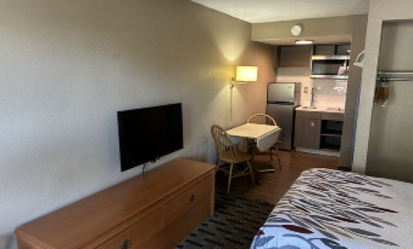 Red Roof Inn & Suites Marysville