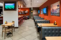 Holiday Inn KANSAS CITY AIRPORT by IHG - breakfast