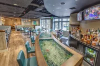 Holiday Inn & Suites BELLINGHAM by IHG - bar