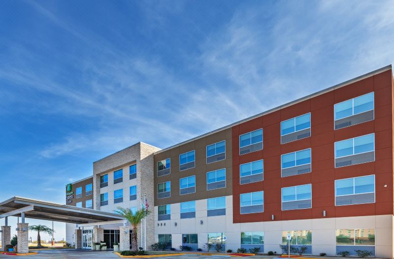 Holiday Inn Express & Suites Brenham South by IHG