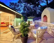 Rock House Retreat w/Hot Tub and Fireplace. Pet Friendly!