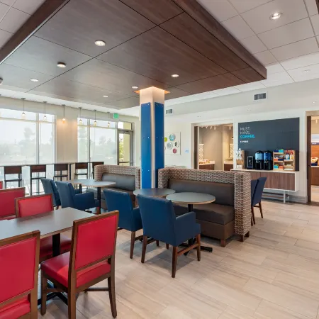 Holiday Inn Express & Suites MORENO VALLEY - RIVERSIDE by IHG