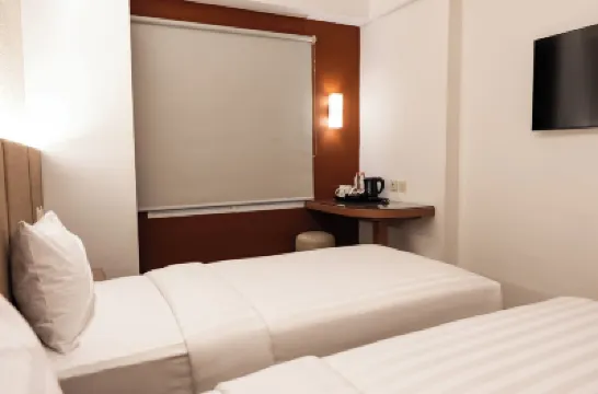 Omar Hotel Hotels near Al-AZhom Mosque