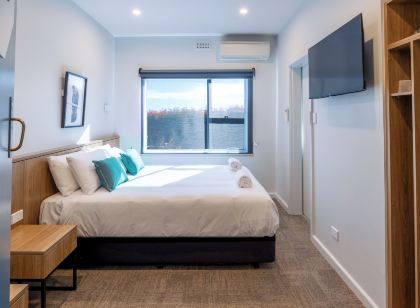 Claremont Hotel Motel