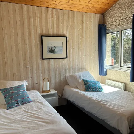Taussat: Two Steps from the Beach, Renovated Villa "Poupille" Sleeps 9