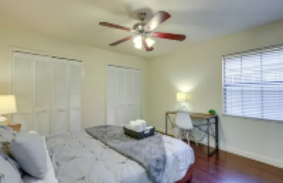 Gainesville Townhome w/ Patio ~ 3 Mi to UF!