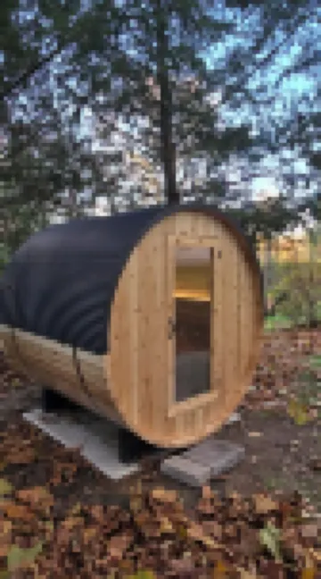 Luxury Waterfront Cottage with Wood Burning Fireplace + Hot Tub + Backyard Sauna