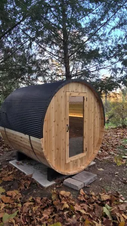 Luxury Waterfront Cottage with Wood Burning Fireplace + Hot Tub + Backyard Sauna Отели в г. Ланкастер