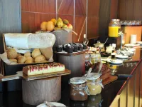 Hugo's Boutique Hotel - Adults Only - breakfast