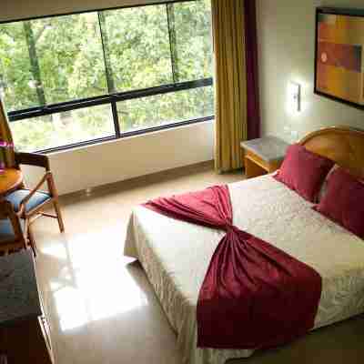 Hotel Emperador Rooms